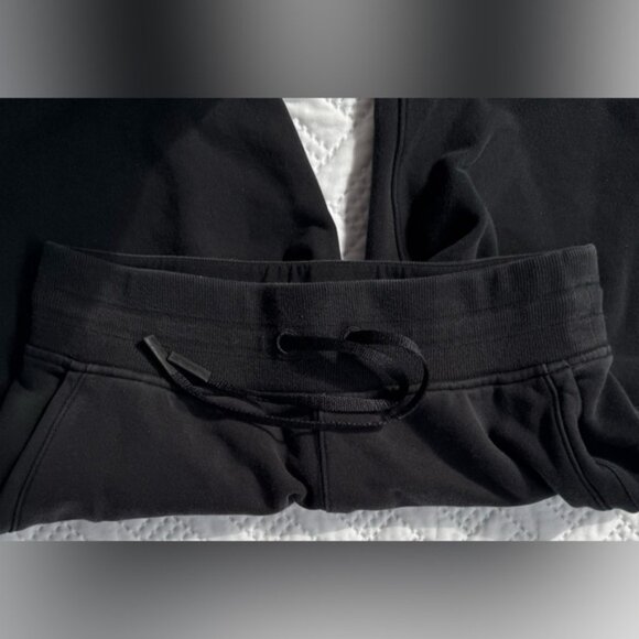 Lululemon Athletica Scuba Black High-Rise 7/8 Jogger Pants Capri Sweats Size 6 - Picture 9 of 15